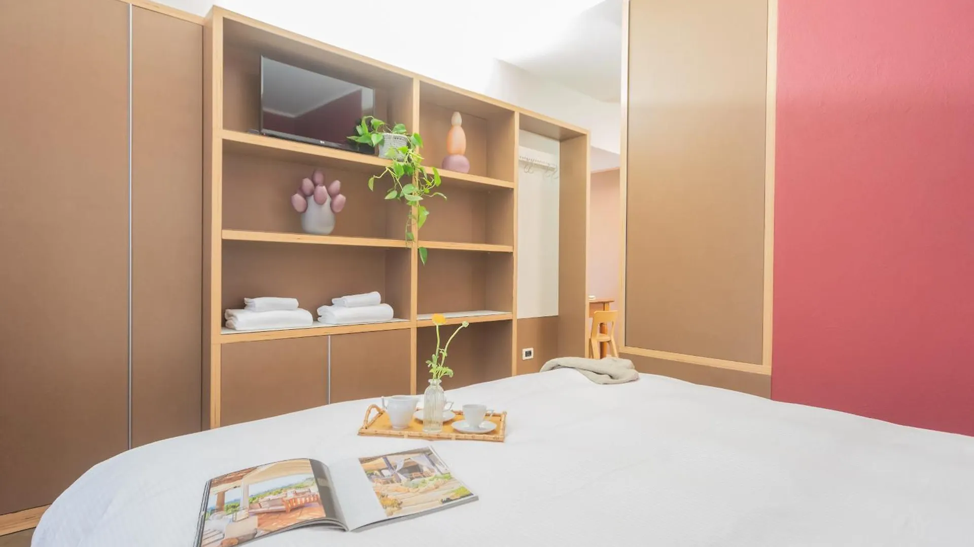 Viavi By Rent All Como 0*,  Italy